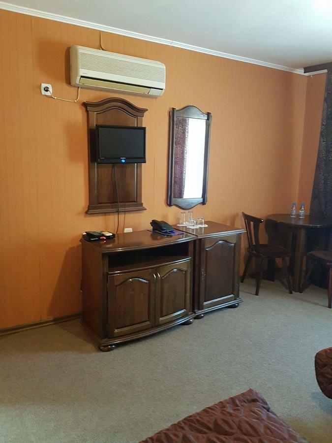 Oryakhovo Motel Paradise מראה חיצוני תמונה