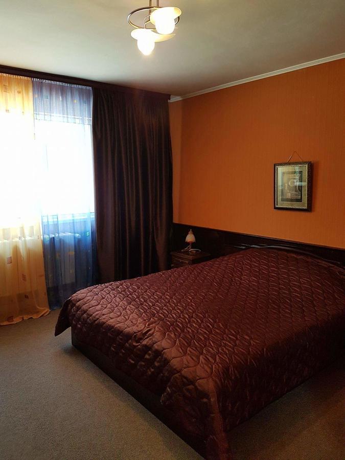 Oryakhovo Motel Paradise מראה חיצוני תמונה