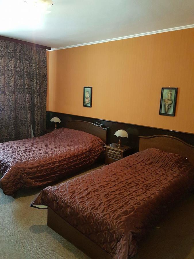 Oryakhovo Motel Paradise מראה חיצוני תמונה