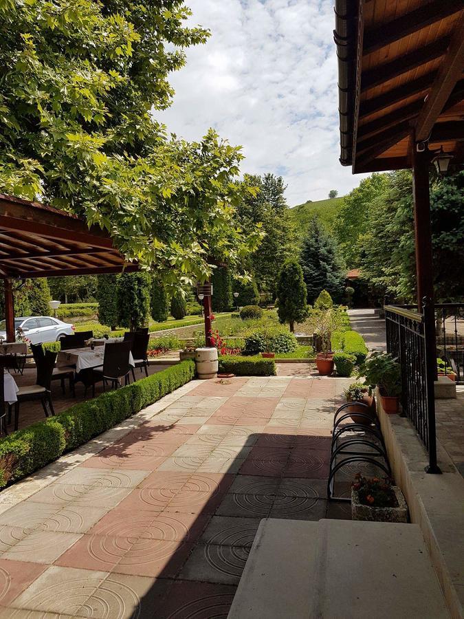 Oryakhovo Motel Paradise מראה חיצוני תמונה